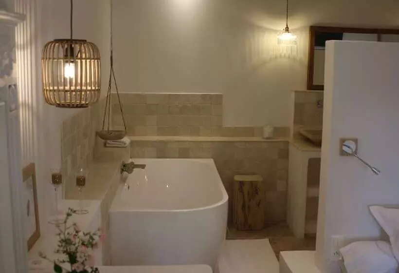 Aamiaismajoitus (B&B) Malis Castera Le Petit Château