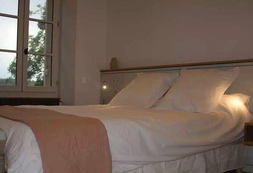 Aamiaismajoitus (B&B) Malis Castera Le Petit Château