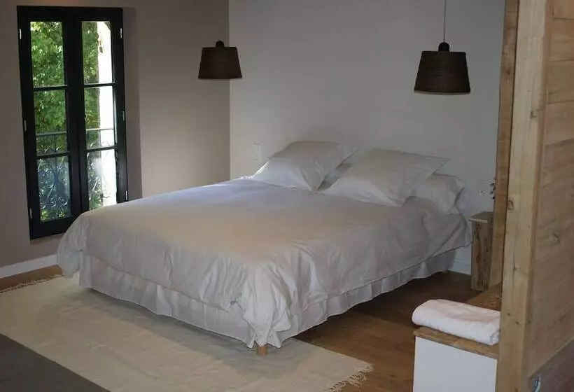 Aamiaismajoitus (B&B) Malis Castera Le Petit Château