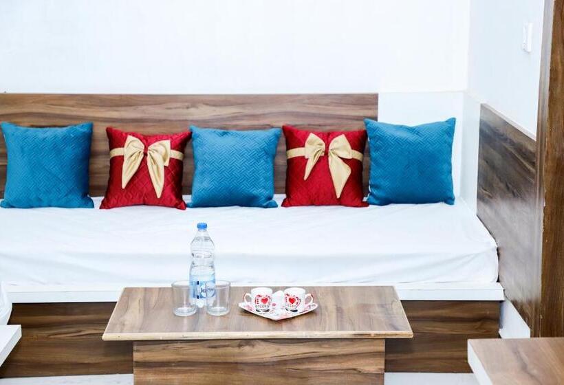 فندق Meera Heritage