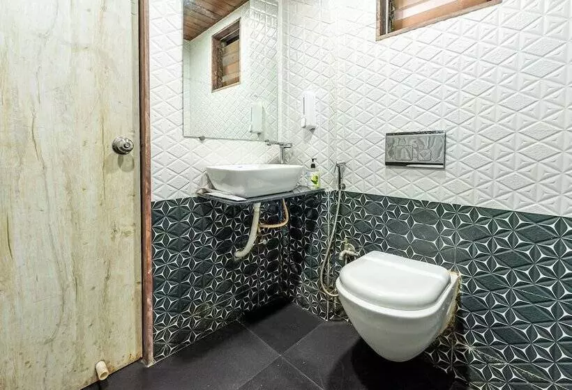 Itsy Hotels Golden Birds