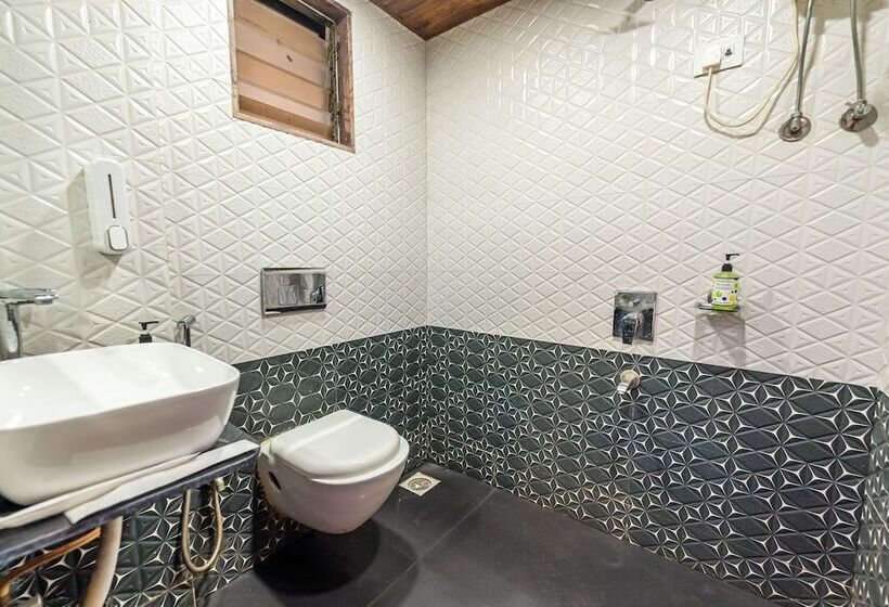 Itsy Hotels Golden Birds