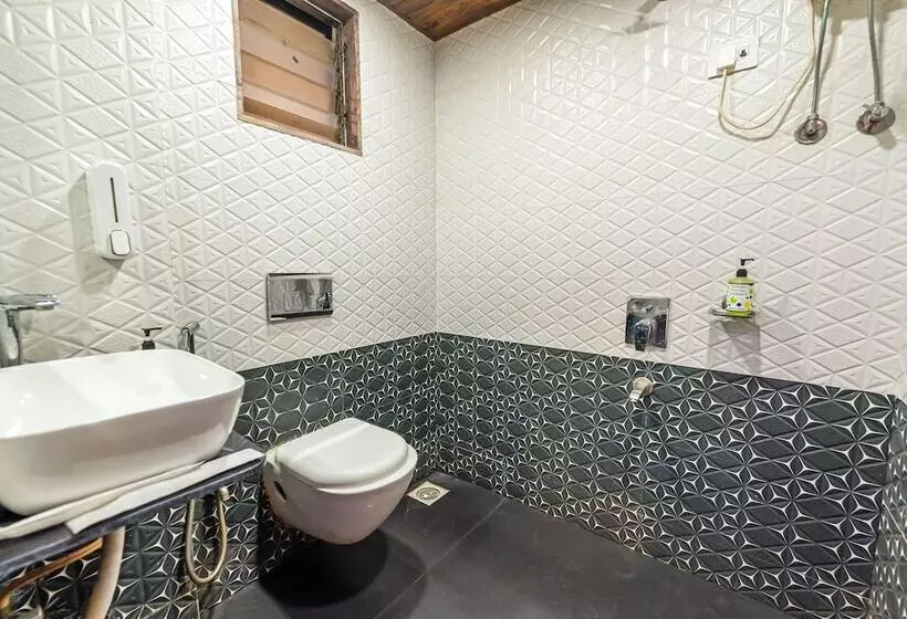Itsy Hotels Golden Birds
