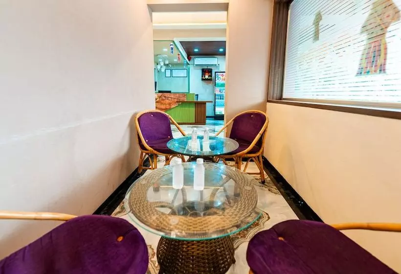 Itsy Hotels Golden Birds