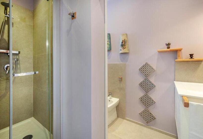 פנסיון Hyblaliferooms