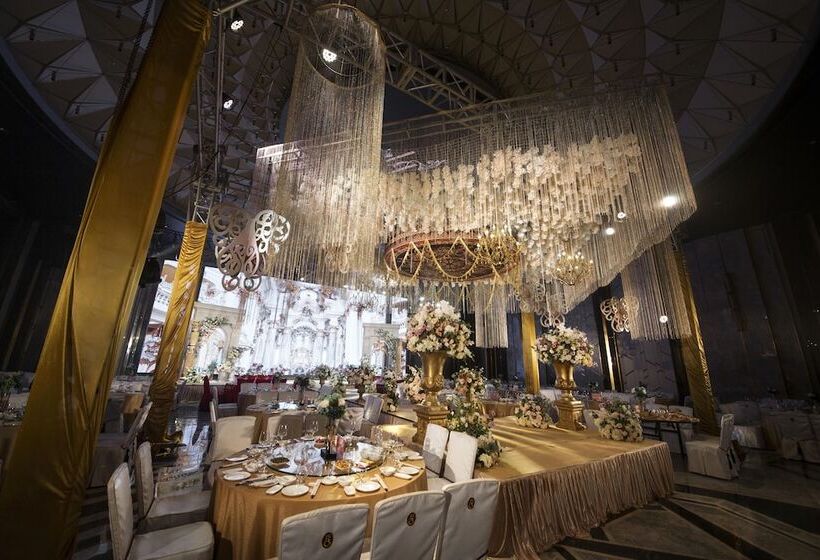 فندق Homeland International