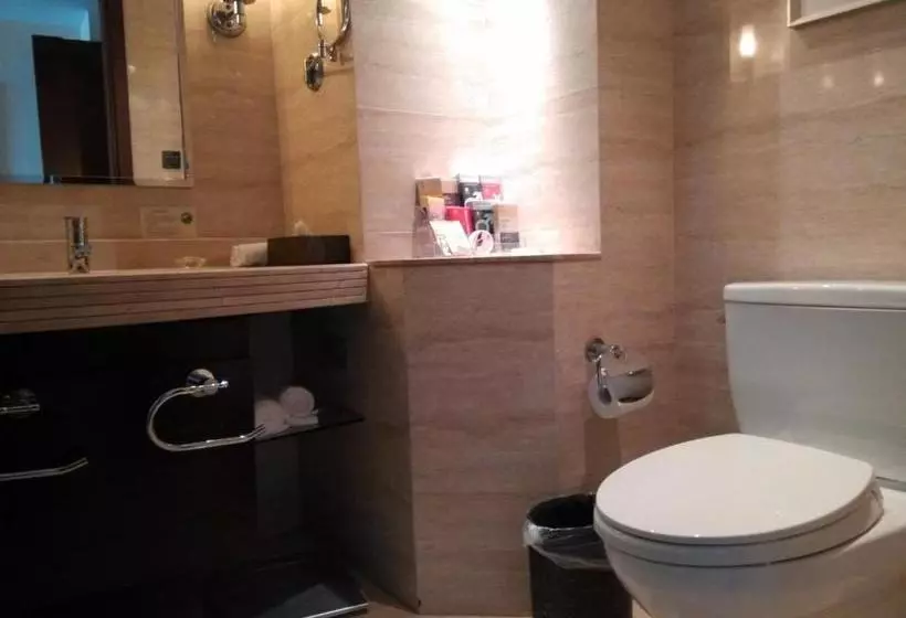 Отель Yizui Crown