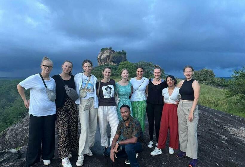 Another Night Hostel