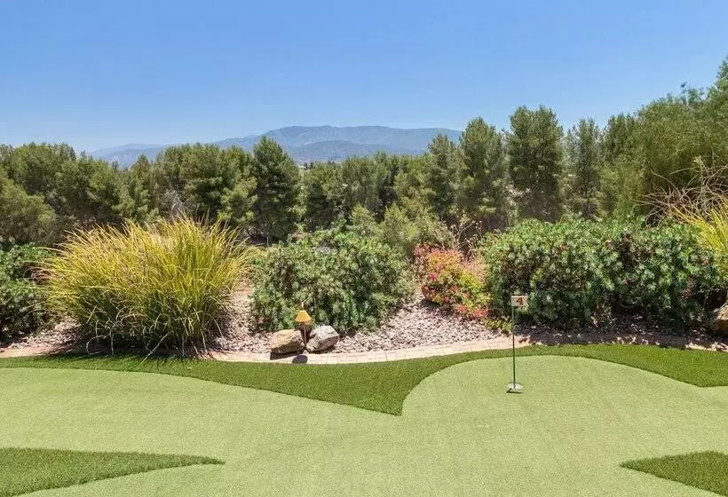 Bear Bridge By Avantstay Hilltop Haven In Temecula W/ Views, Putting Green & Hot Tub