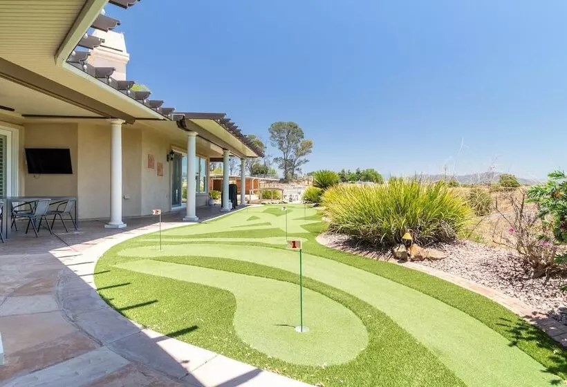 Bear Bridge By Avantstay Hilltop Haven In Temecula W/ Views, Putting Green & Hot Tub