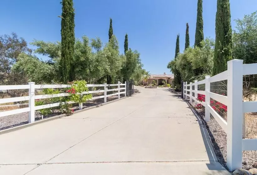 Bear Bridge By Avantstay Hilltop Haven In Temecula W/ Views, Putting Green & Hot Tub