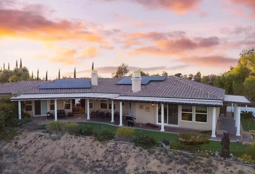 Bear Bridge By Avantstay Hilltop Haven In Temecula W/ Views, Putting Green & Hot Tub