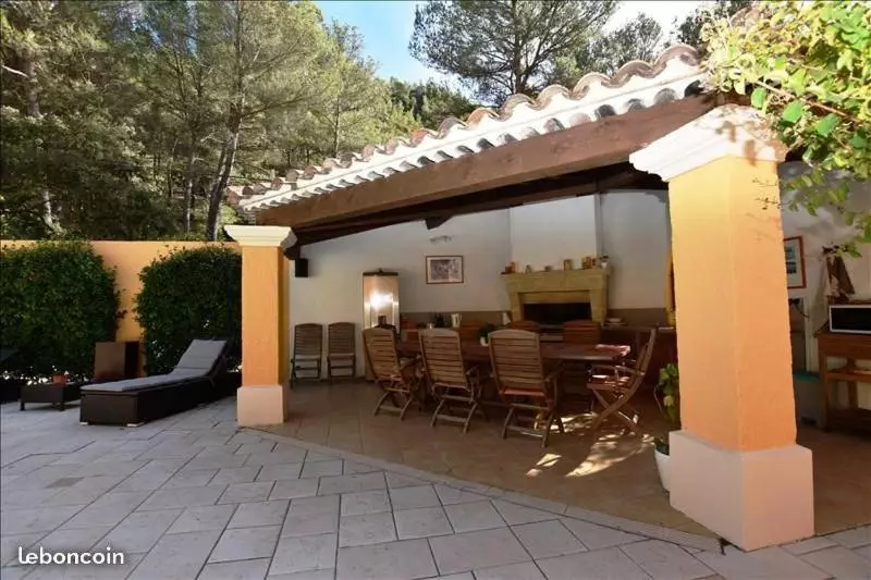 Aamiaismajoitus (B&B) Les Restanques