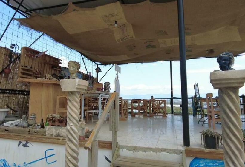 تختخواب و صبحانه Lycian Cedar House