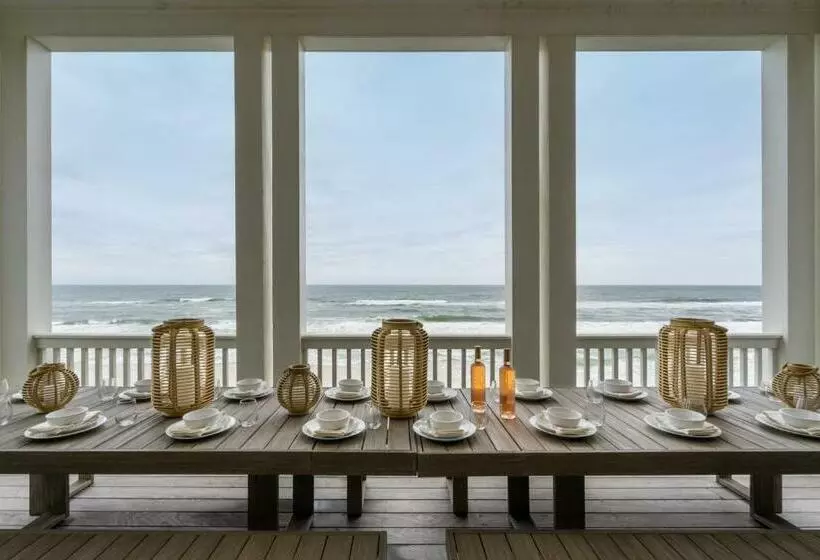 Marlin By Avantstay Beachfront Mansion W 10 Bdrs Multiple Living Spaces Kitchens