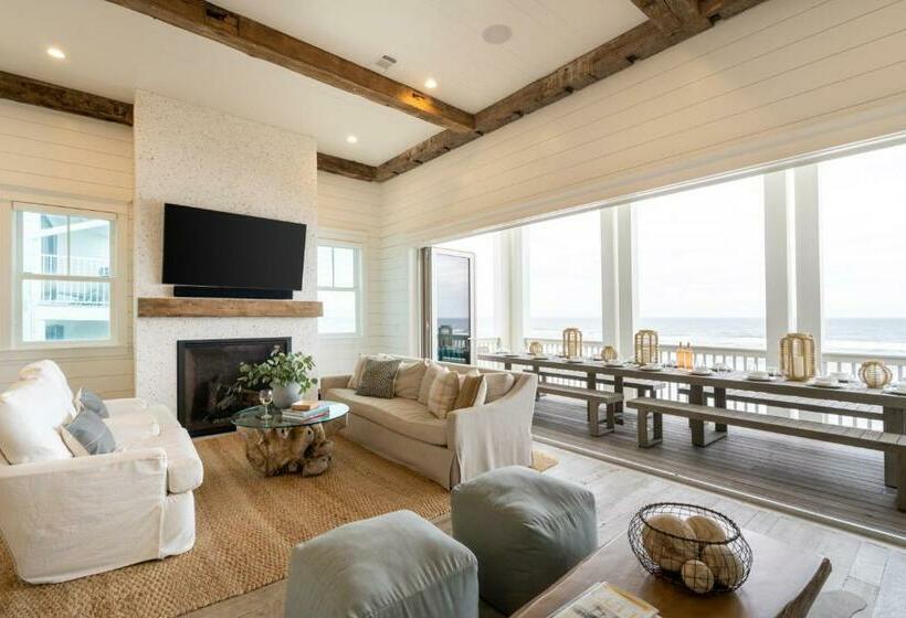 Marlin By Avantstay Beachfront Mansion W 10 Bdrs Multiple Living Spaces Kitchens