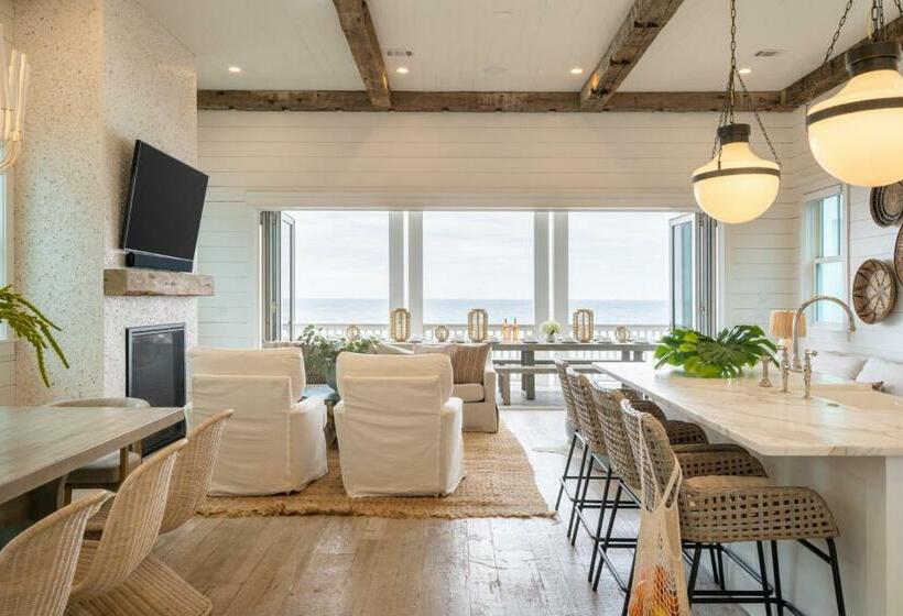 Marlin By Avantstay Beachfront Mansion W 10 Bdrs Multiple Living Spaces Kitchens