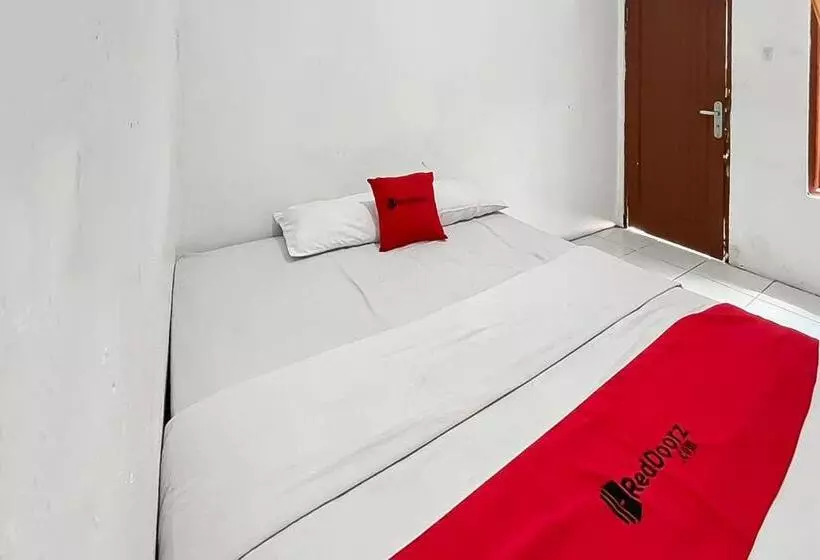 Majatalo Reddoorz At Penginapan Bunda