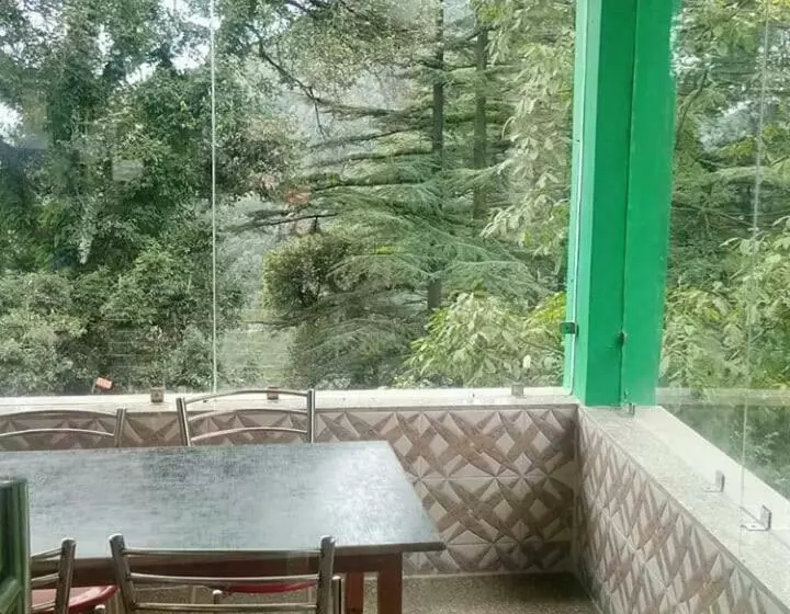 ペンション Pine Guest House Abd Restaurant