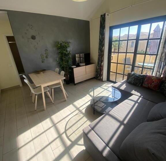 Book Jet Premium Pool View & Wifi