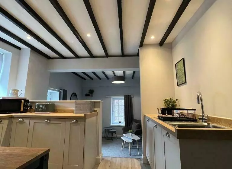 Honeysuckle Cottage & Whinfell Studio