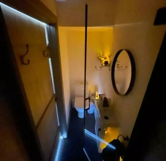 Honeysuckle Cottage & Whinfell Studio