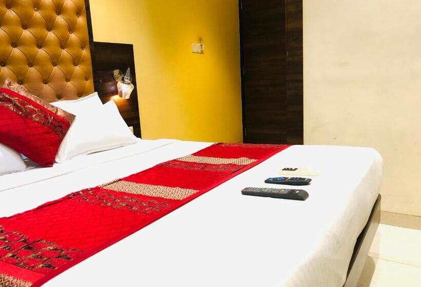 בית מלון כפרי New Silver Elite