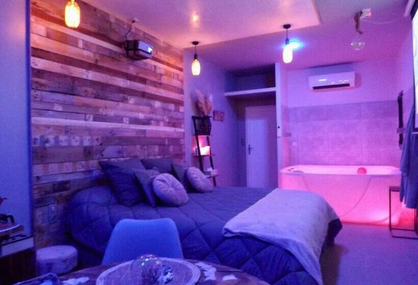 Пансион La Suite Côté Pool House Piscine, Sauna & Jacuzzi Privatifs