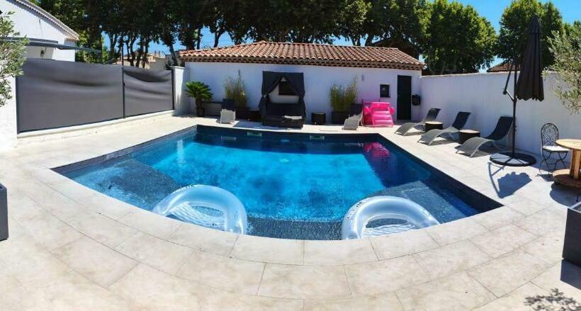 Пансион La Suite Côté Pool House Piscine, Sauna & Jacuzzi Privatifs