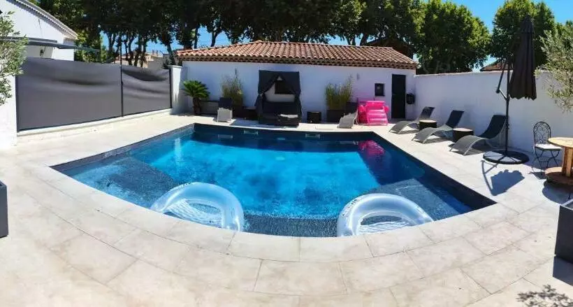 Majatalo La Suite Côté Pool House Piscine, Sauna & Jacuzzi Privatifs