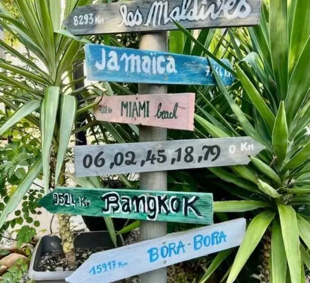 Majatalo La Suite Côté Pool House Piscine, Sauna & Jacuzzi Privatifs