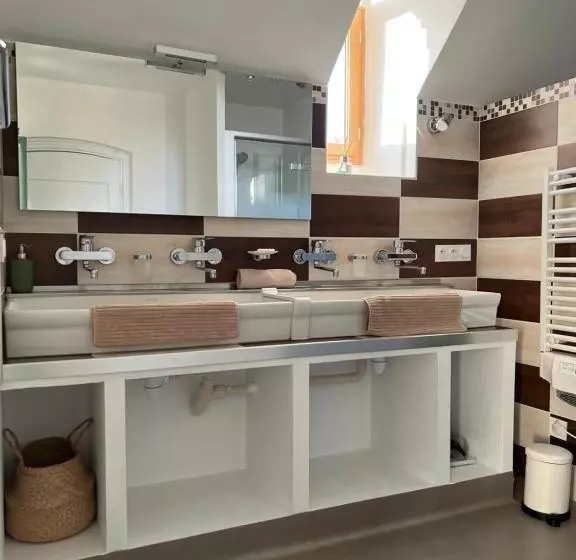 Majatalo O Cottage Suite Familiale