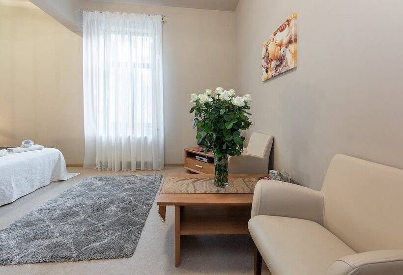 پانسیون Room In Bb   Valensija   Suite For Two In Nice