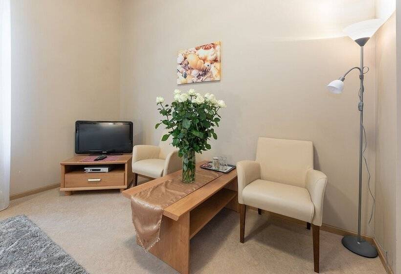 پانسیون Room In Bb   Valensija   Suite For Two In Nice