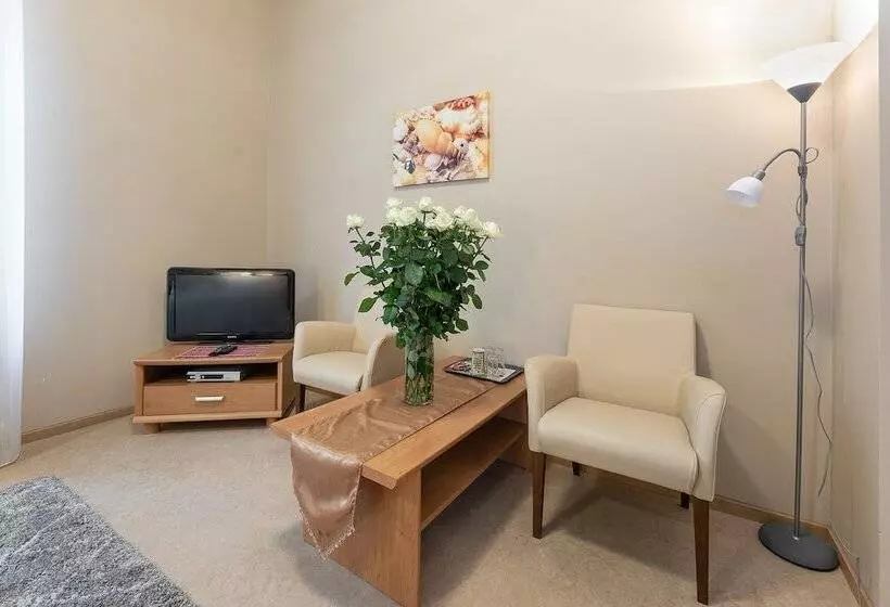 پانسیون Room In Bb   Valensija   Suite For Two In Nice