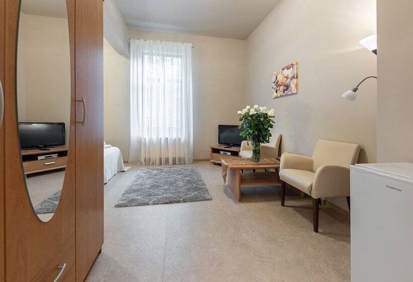 پانسیون Room In Bb   Valensija   Suite For Two In Nice