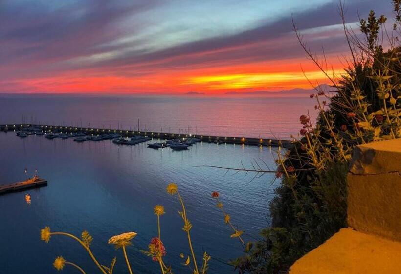 פנסיון Suites Luisa Sanfelice