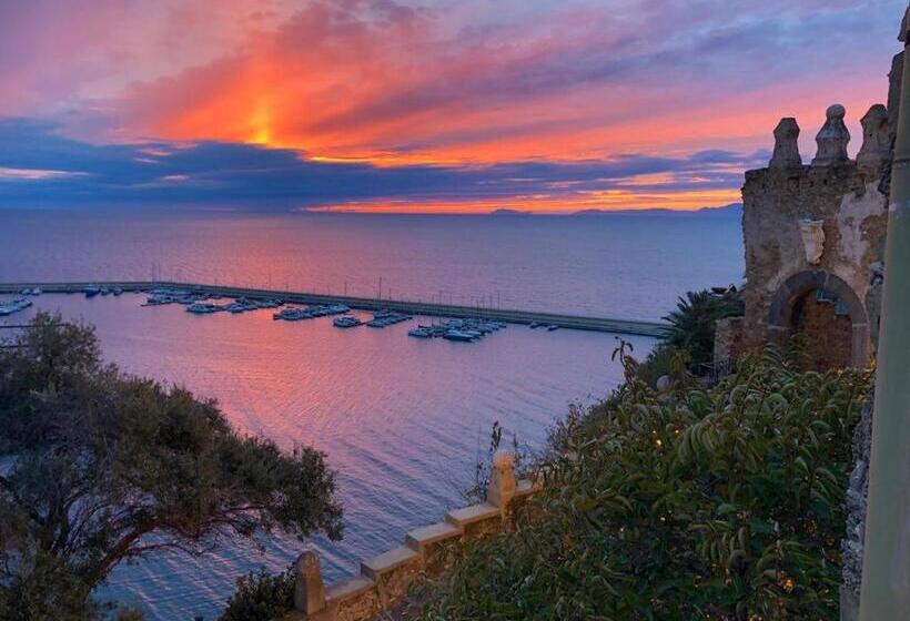 פנסיון Suites Luisa Sanfelice