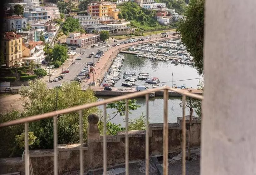 پانسیون Suites Luisa Sanfelice