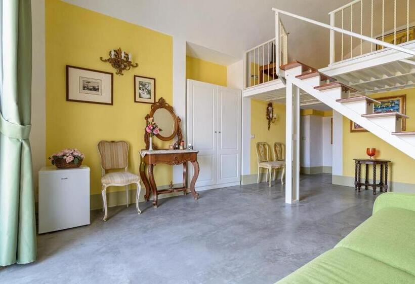 פנסיון Suites Luisa Sanfelice