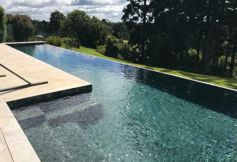 住宿加早餐  145 Western Adults Only