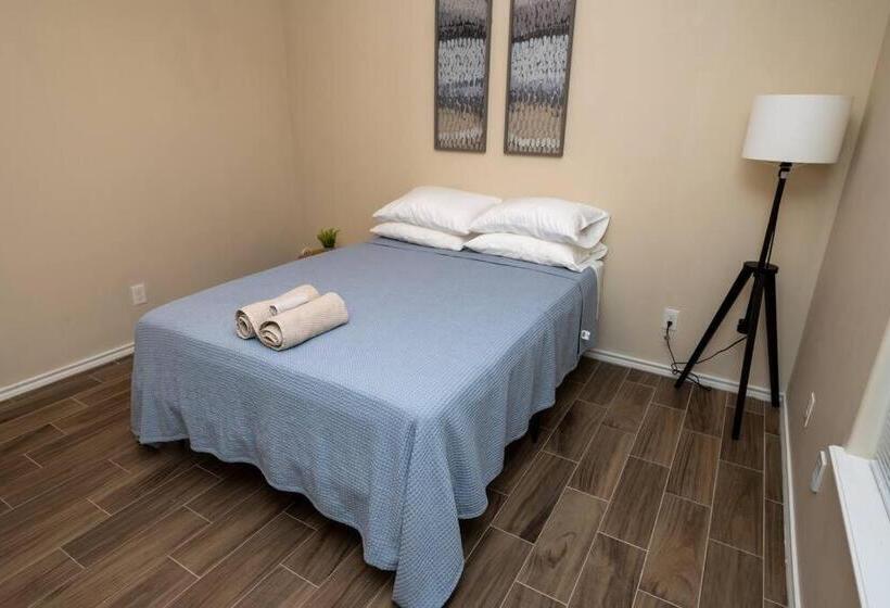 Modern Cozy Two Bathroom Space In Gated Community!