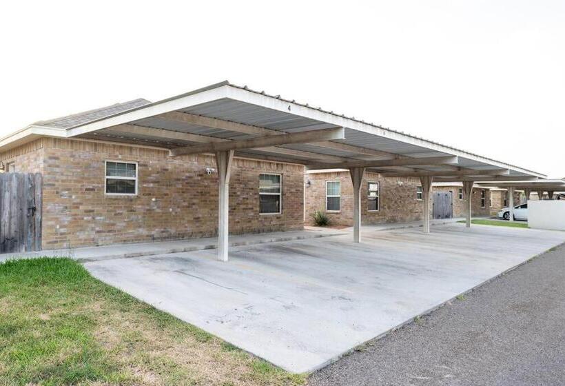 Modern Cozy Two Bathroom Space In Gated Community!