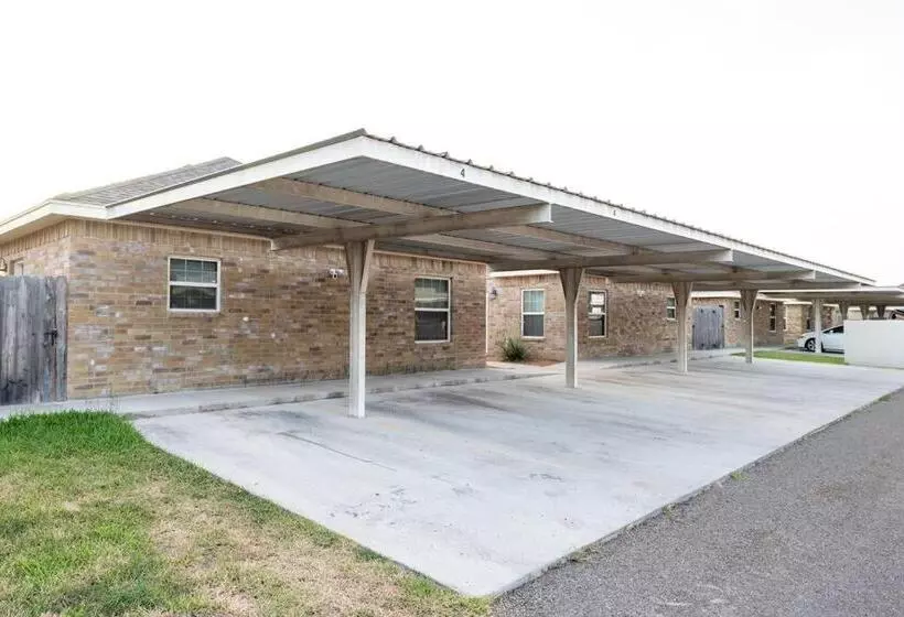 Modern Cozy Two Bathroom Space In Gated Community!