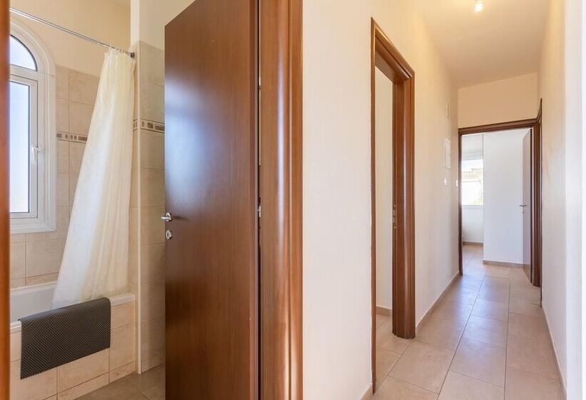 Villa Miranda In Paralimni