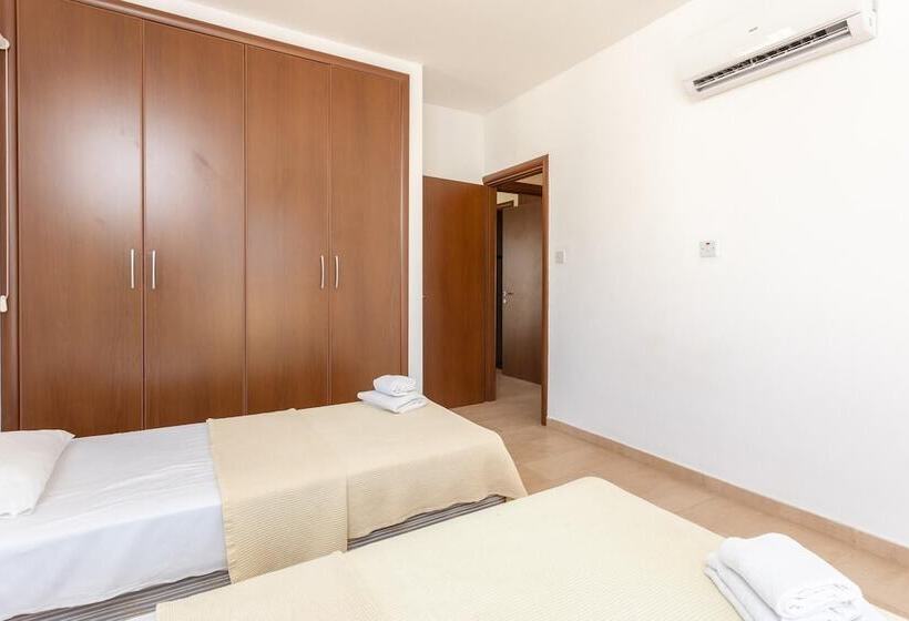 Villa Miranda In Paralimni