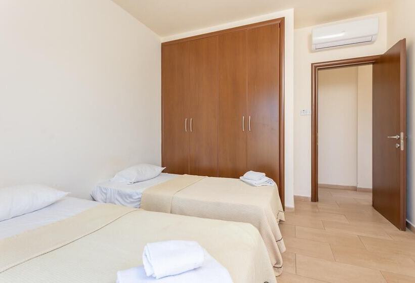 Villa Miranda In Paralimni