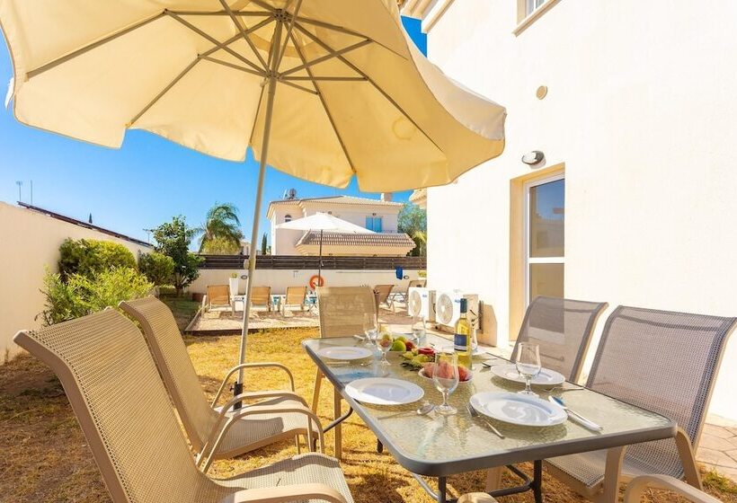 Villa Miranda In Paralimni