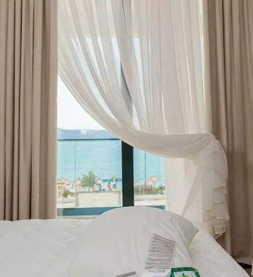 B&b Champagne, Vlore Bay
