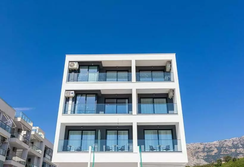 B&b Champagne, Vlore Bay
